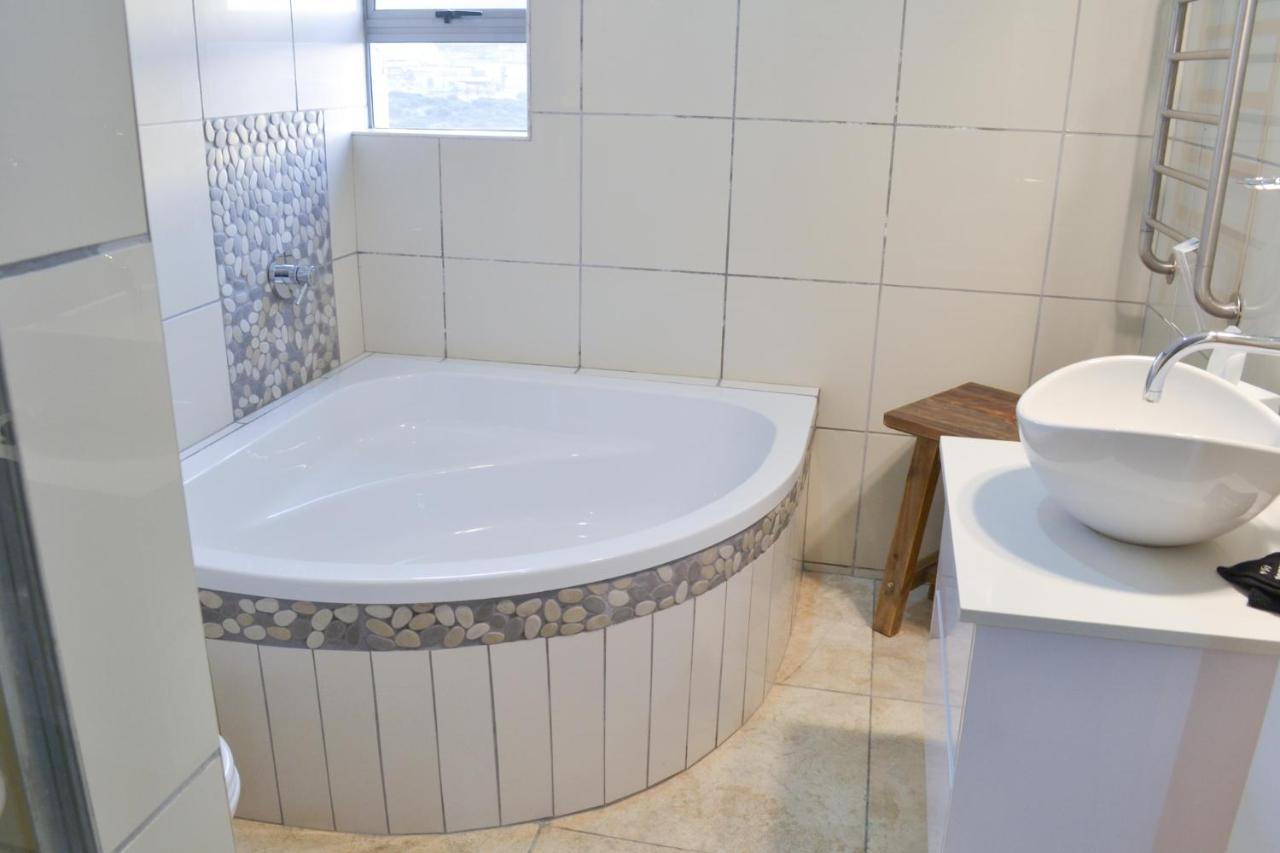 Diaz Ocean View Hotel มอสเซิลเบย์ ภายนอก รูปภาพ